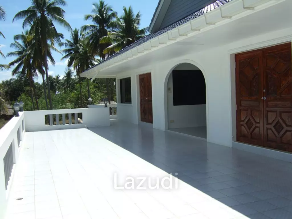 Thongsai waterfront Palace 5 Bed at Bang Saphan