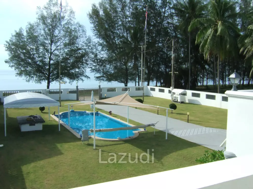 Thongsai waterfront Palace 5 Bed at Bang Saphan
