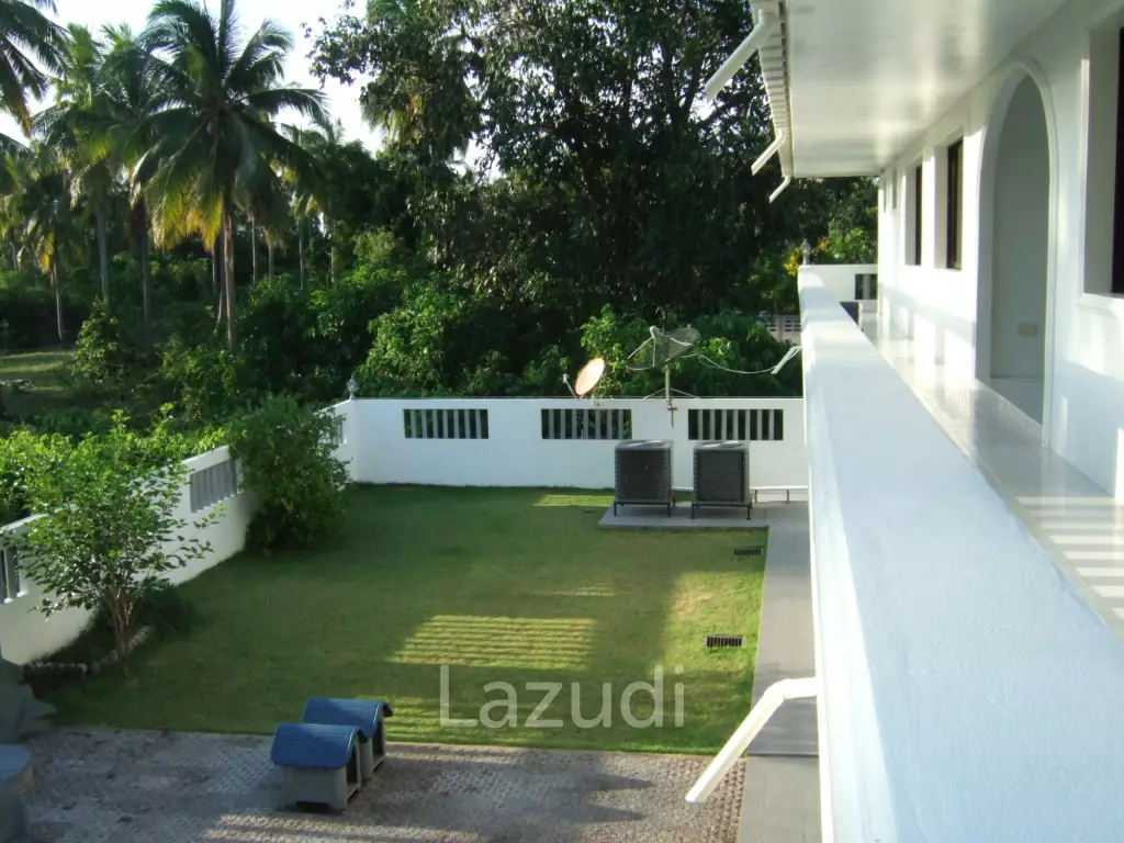 Thongsai waterfront Palace 5 Bed at Bang Saphan