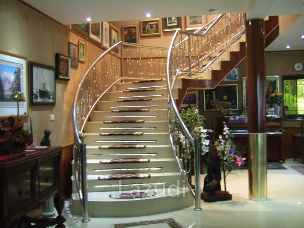 Thongsai waterfront Palace 5 Bed at Bang Saphan