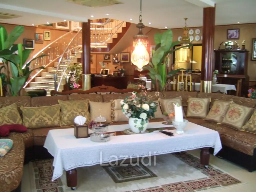 Thongsai waterfront Palace 5 Bed at Bang Saphan