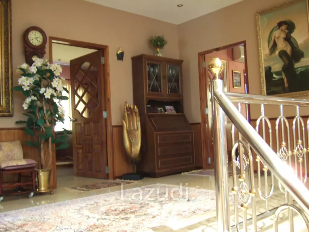 Thongsai waterfront Palace 5 Bed at Bang Saphan