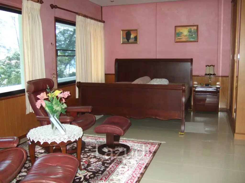 Thongsai waterfront Palace 5 Bed at Bang Saphan