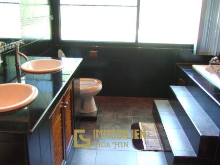 1,824 metro cuadrado 5 ` 5 Baño Villa de Venta