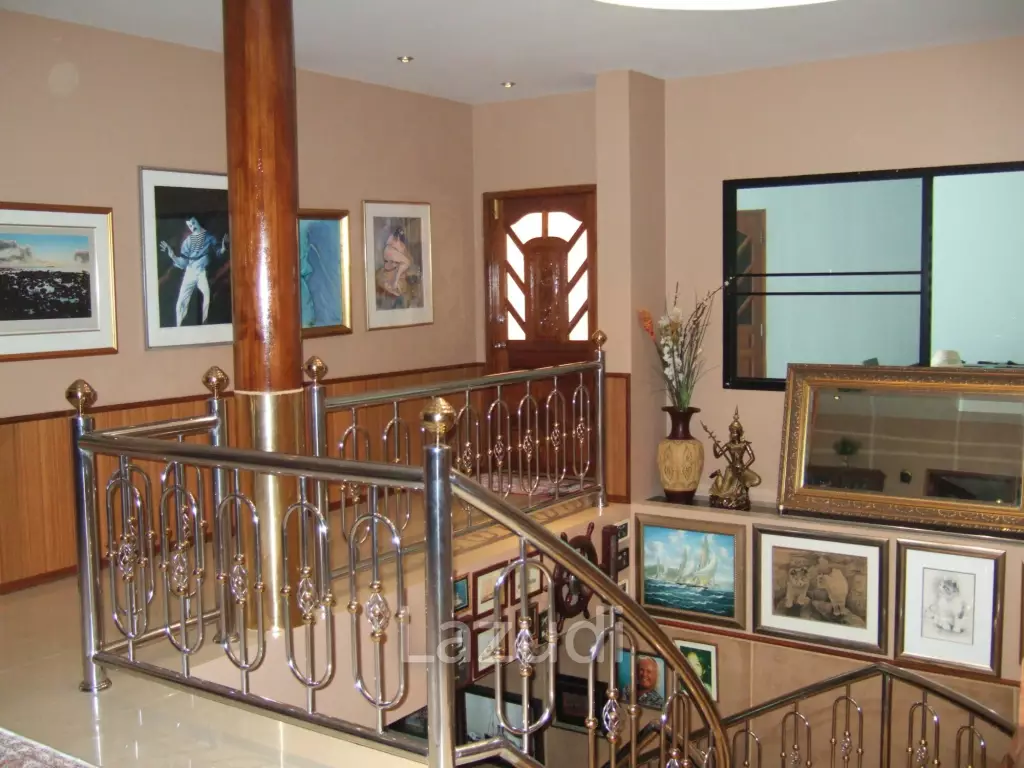 Thongsai waterfront Palace 5 Bed at Bang Saphan