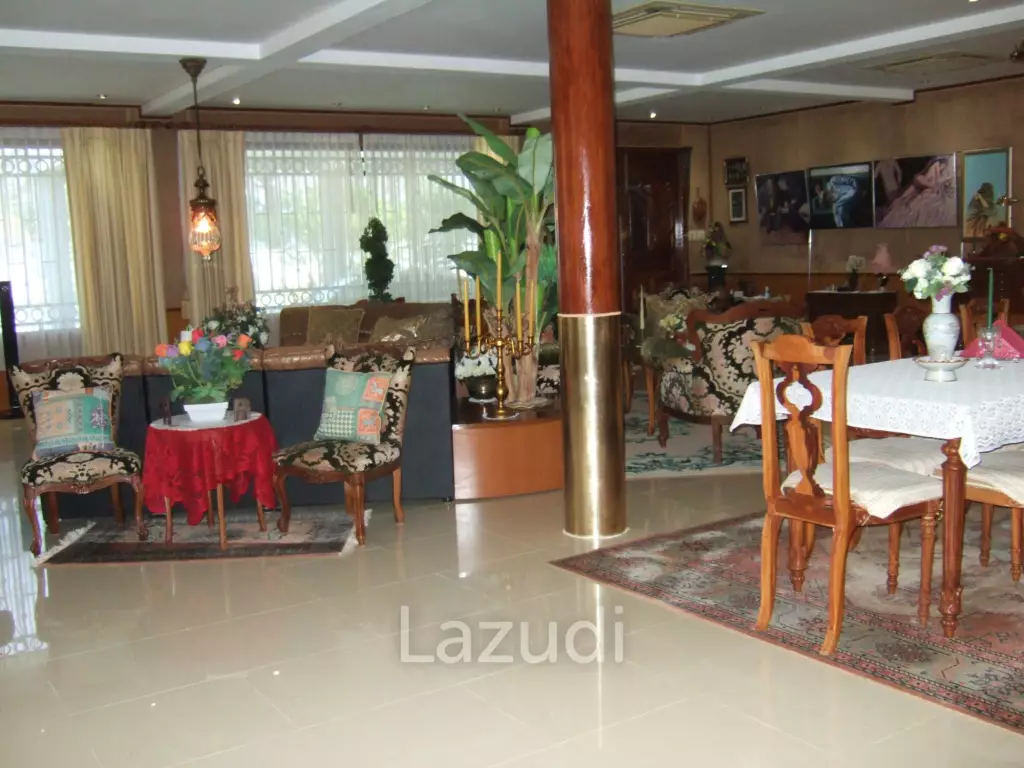 Thongsai waterfront Palace 5 Bed at Bang Saphan