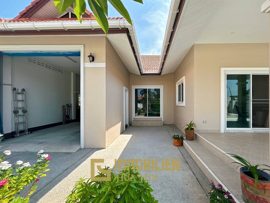 Hua Hin Palm Village : 3 Bed 2 Bath On 596 SQM Land Plot