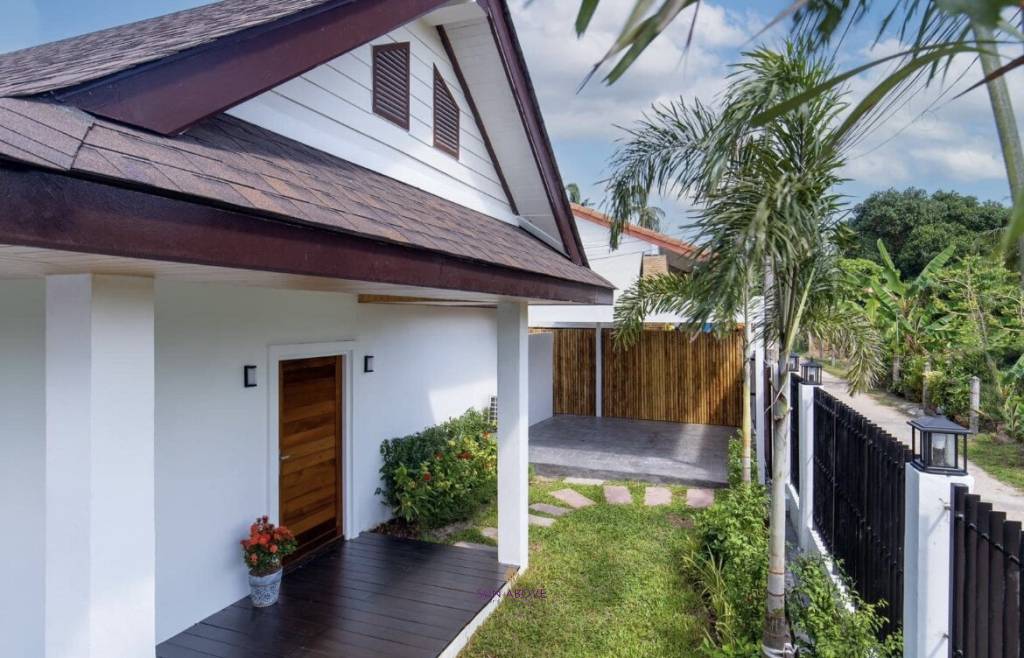 Beautiful newly built 2 bedroom Balinese style pool villa near Rawai Beach