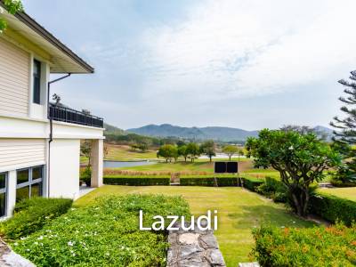 BLACK MOUNTAIN : Stunning Luxurious 4 Bed on the Golf course