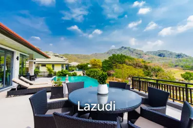 BLACK MOUNTAIN : Stunning Luxurious 4 Bed on the Golf course