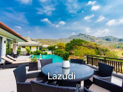 BLACK MOUNTAIN : Stunning Luxurious 4 Bed on the Golf course