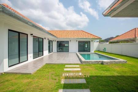 Cozy 3 Bed Pool Villa For Sale in Wang Pong Hua Hin