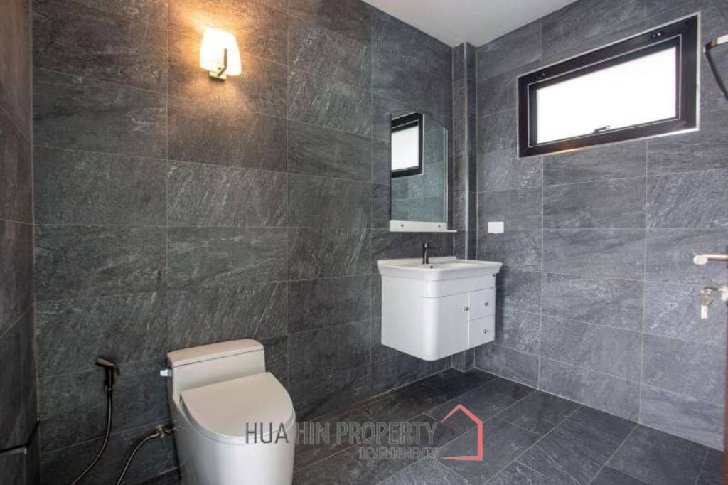 Cozy 3 Bed Pool Villa For Sale in Wang Pong Hua Hin