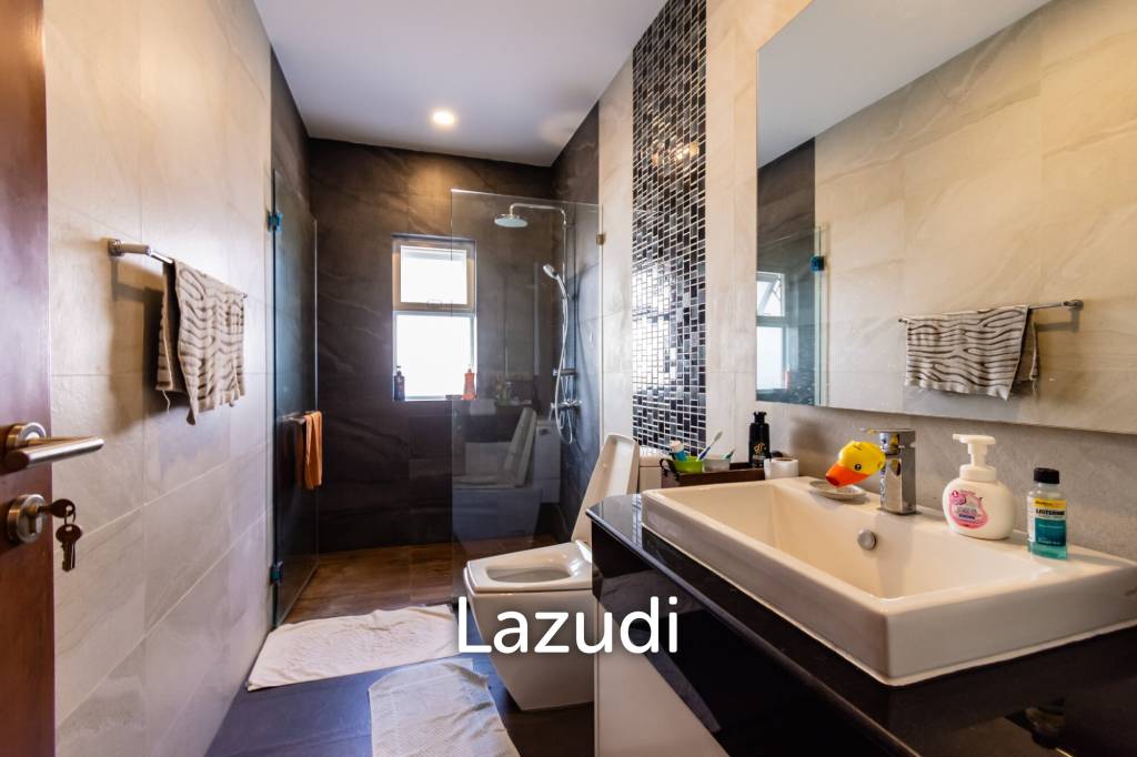 EMERALD SCENERY :  4 Bed Pool Villa with big land plot