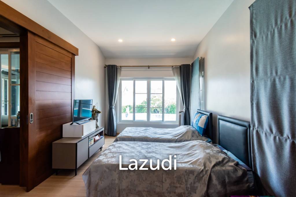 EMERALD SCENERY :  4 Bed Pool Villa with big land plot