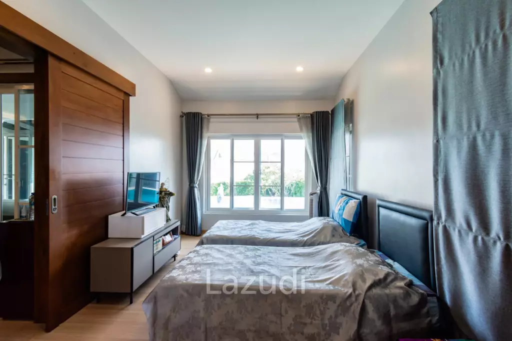 EMERALD SCENERY :  5 Bed Pool Villa with big land plot