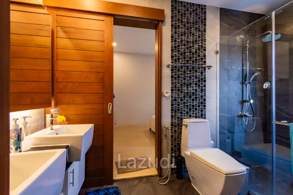 EMERALD SCENERY :  5 Bed Pool Villa with big land plot