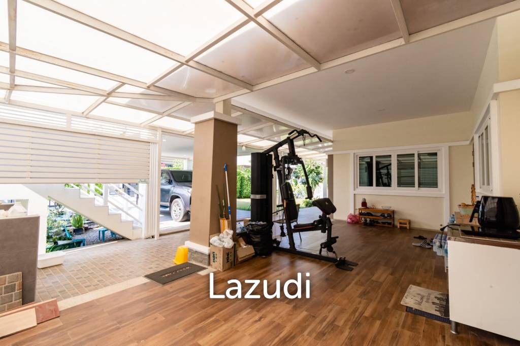 EMERALD SCENERY :  4 Bed Pool Villa with big land plot