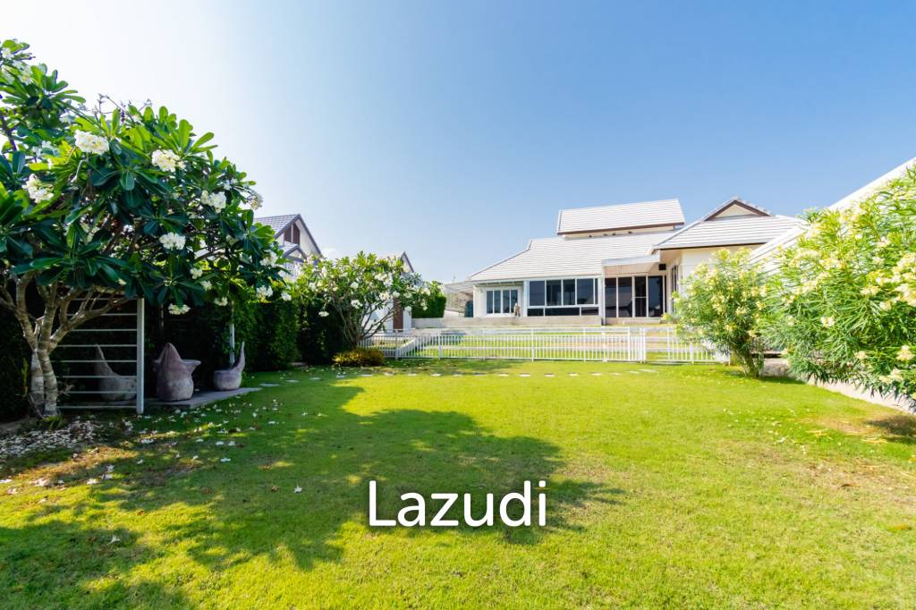 EMERALD SCENERY :  4 Bed Pool Villa with big land plot