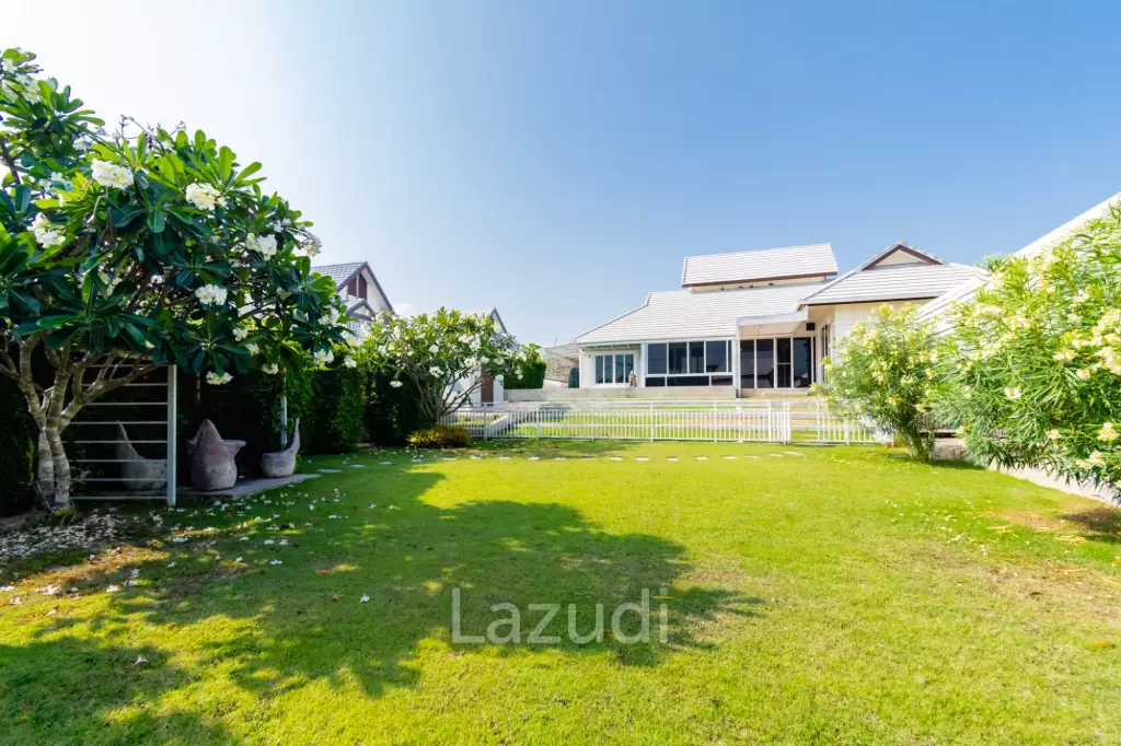 EMERALD SCENERY :  5 Bed Pool Villa with big land plot