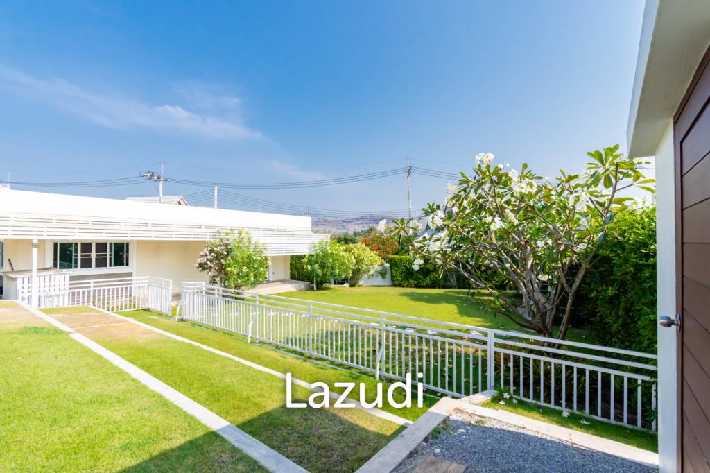 EMERALD SCENERY :  4 Bed Pool Villa with big land plot