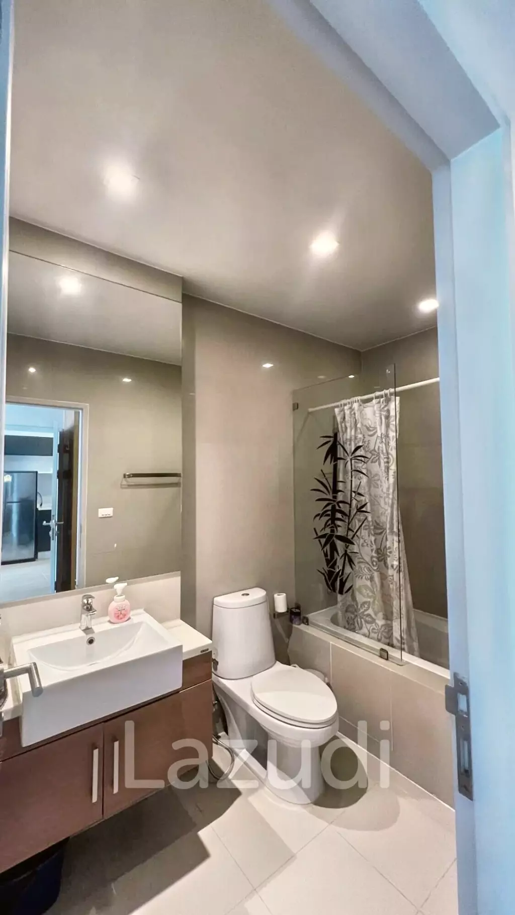1 Bedroom 1 Bathroom 50 SQ.M Noble Refine