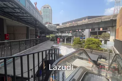 Ultra Versataile Retail Space in Watthana, Bangkok