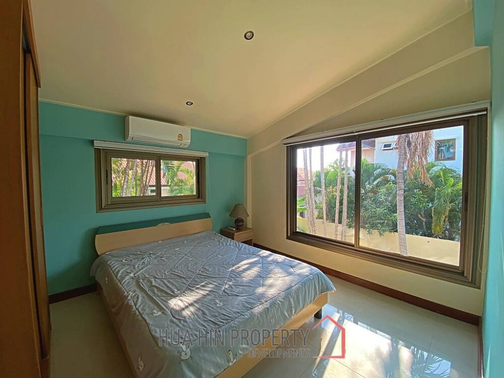 City Center 4 Bed Pool Villa on 1 Rai Land For Sale Hua Hin