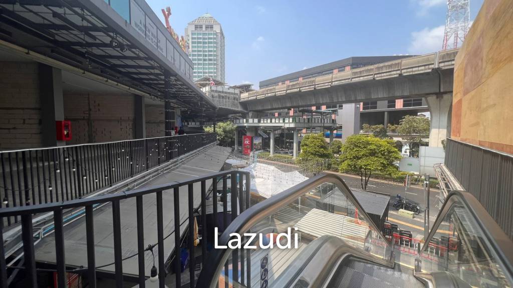 Ultra Versataile Retail Space in Watthana, Bangkok