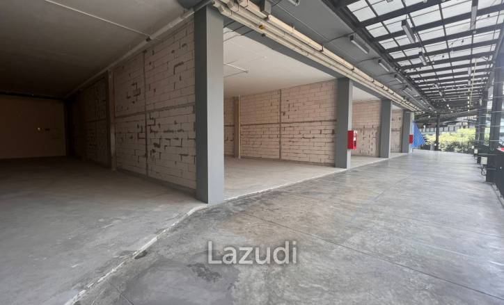 Ultra Versataile Retail Space in Watthana, Bangkok