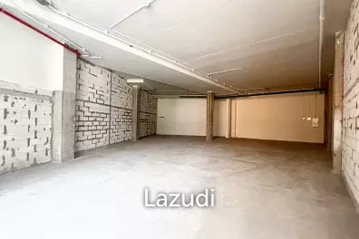 Ultra Versataile Retail Space in Watthana, Bangkok