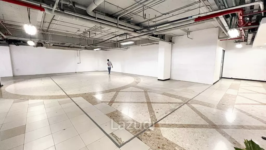 Premium Retail Space in Midtown Asoke, Bangkok