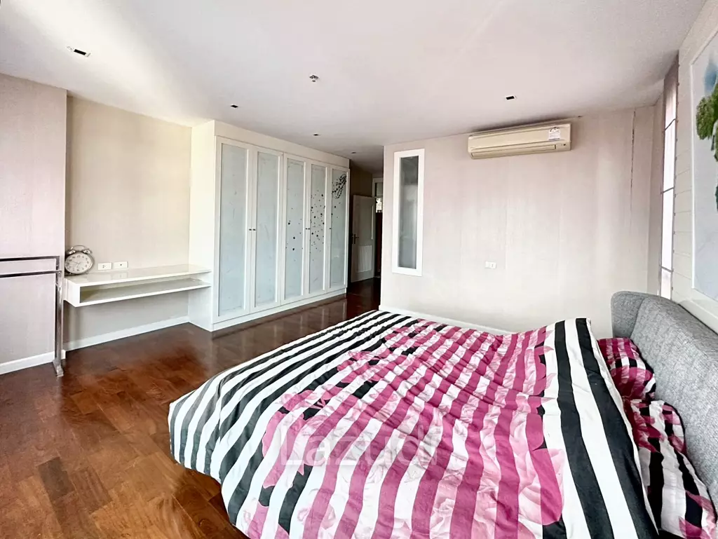 The Seaside : 2 Bed 2 Bath Condo For Sale