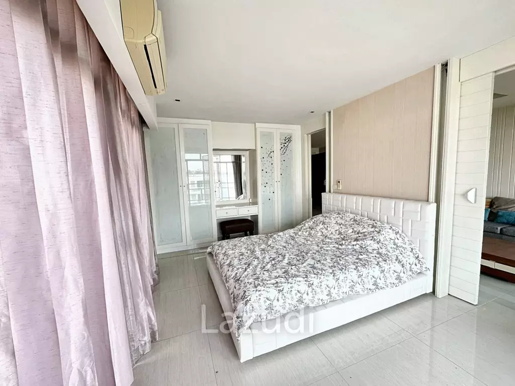 The Seaside : 2 Bed 2 Bath Condo For Sale