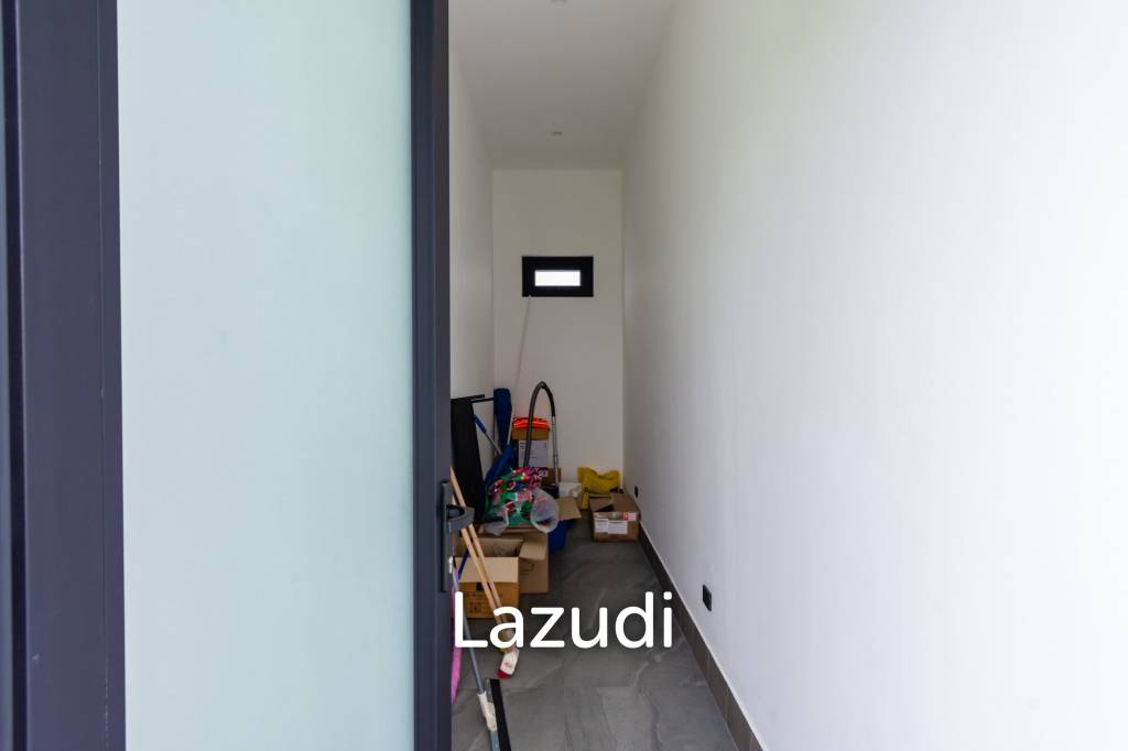 PARKLAND VILLAS : Modern 4 Bed Pool Villa with big land plot