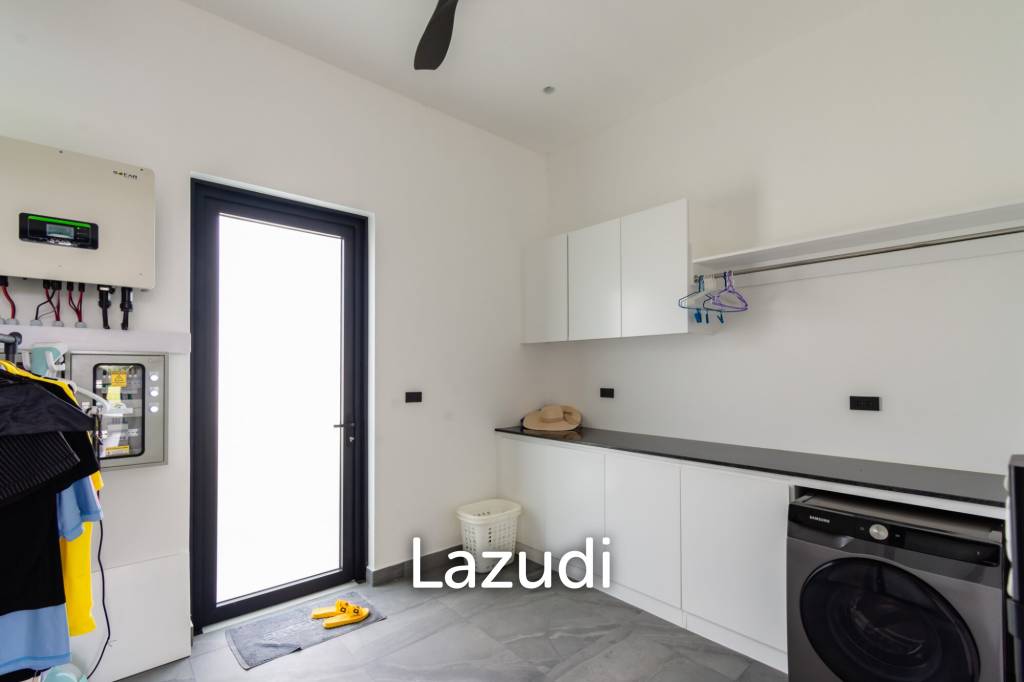 PARKLAND VILLAS : Modern 4 Bed Pool Villa with big land plot