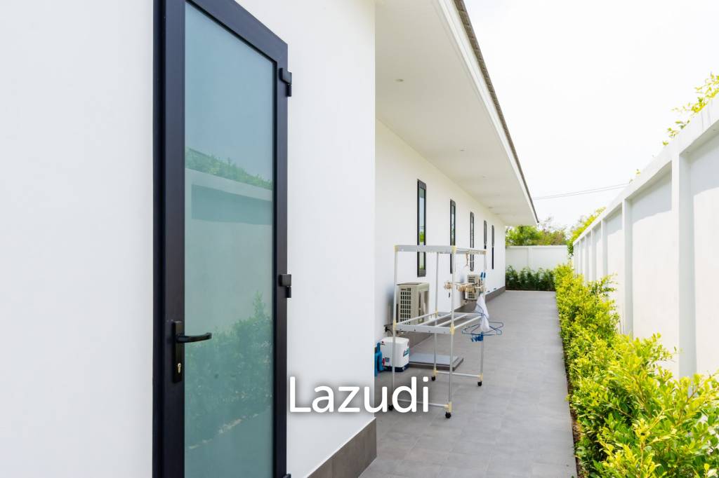 PARKLAND VILLAS : Modern 4 Bed Pool Villa with big land plot