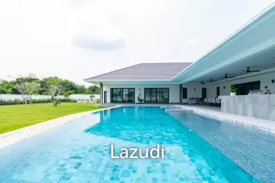 PARKLAND VILLA : Modern 4 Bed Pool Villa with big land plot