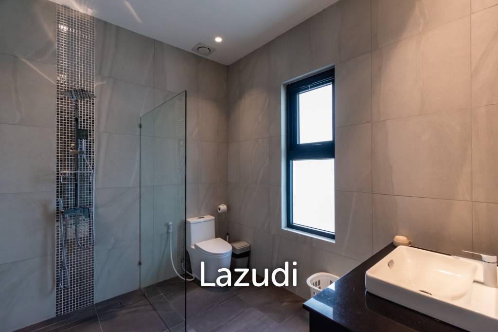 PARKLAND VILLAS : Modern 4 Bed Pool Villa with big land plot