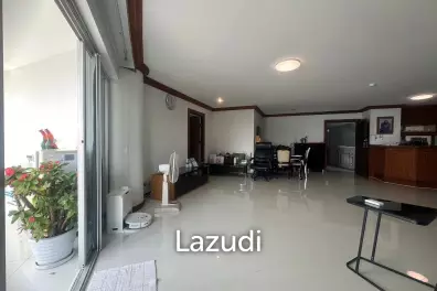 3 Beds 2 Baths 174.68 SQ.M. Park Beach Condominium