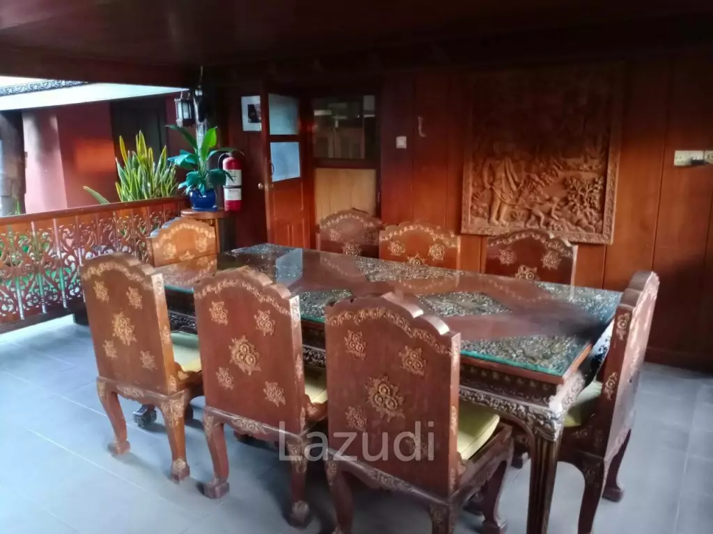 Thai Traditional House in the Central of Chiangmai, 5 bedrooms for SALE
