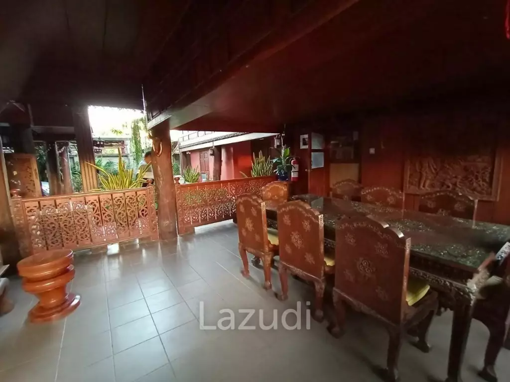 Thai Traditional House in the Central of Chiangmai, 5 bedrooms for SALE