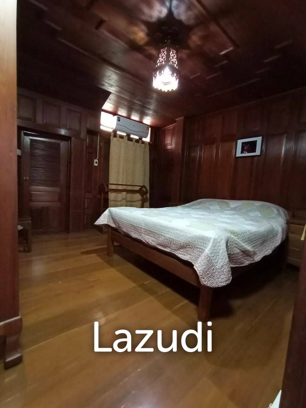 Thai Traditional House in the Central of Chiangmai, 5 bedrooms for SALE