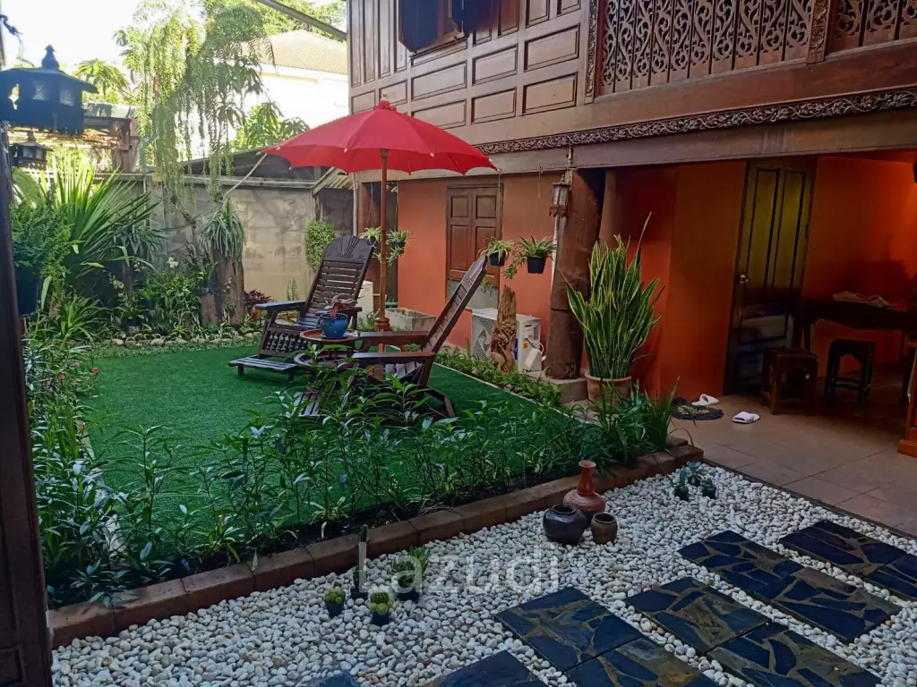 Thai Traditional House in the Central of Chiangmai, 5 bedrooms for SALE