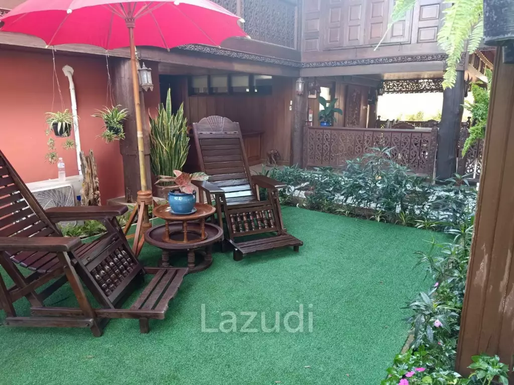 Thai Traditional House in the Central of Chiangmai, 5 bedrooms for SALE