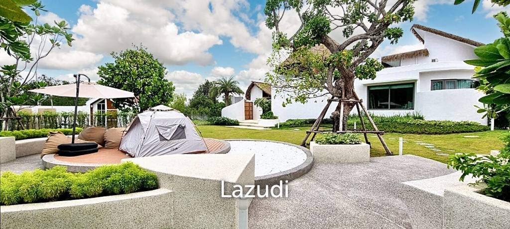 7 Beds 8 Baths 800 SQ.M. Luxury Pool Villa Na Jomtien