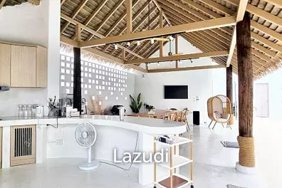 7 Beds 8 Baths 800 SQ.M. Luxury Pool Villa Na Jomtien