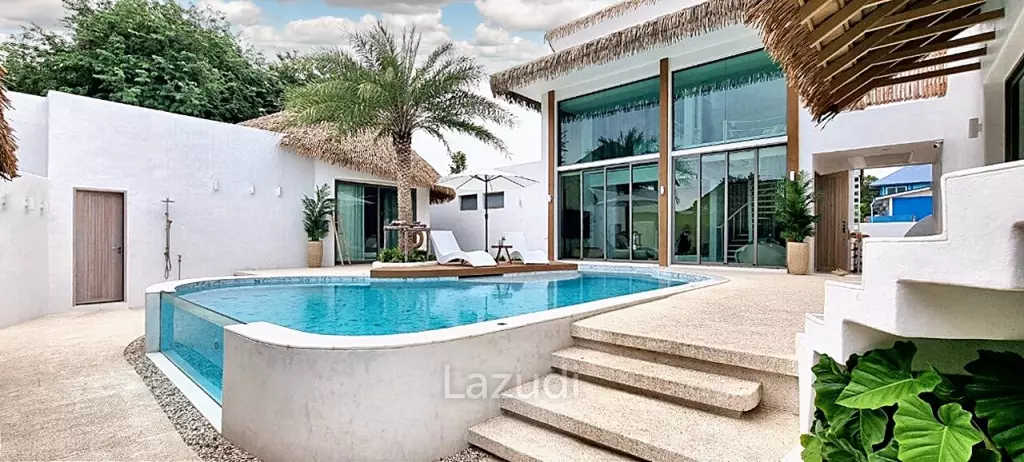 7 Beds 8 Baths 800 SQ.M. Luxury Pool Villa Na Jomtien