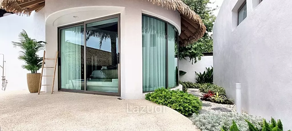 7 Beds 8 Baths 800 SQ.M. Luxury Pool Villa Na Jomtien
