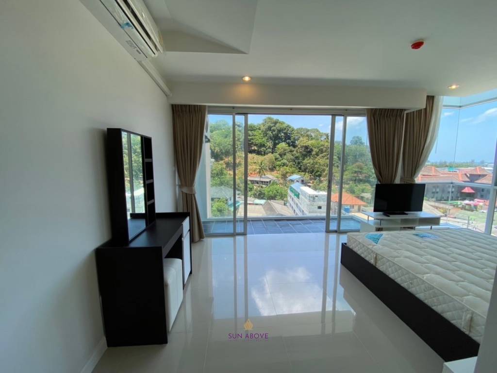 Spacious 2-Bedroom in Chic Condo near Karon Beach